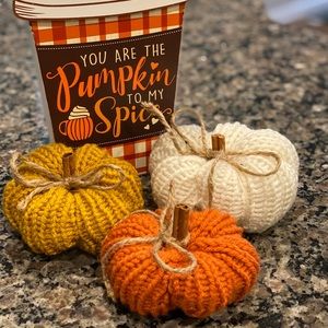 Set of 3 knit pumpkins